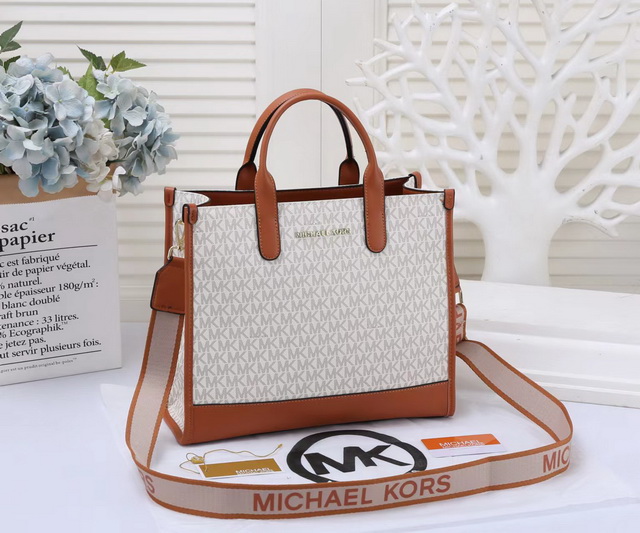 MichaeI Kors Handbags 077 - Click Image to Close